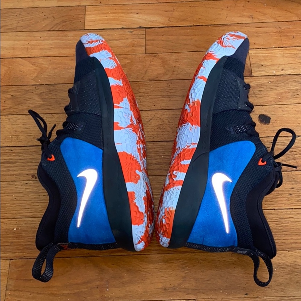 Men basketball shoe size 13